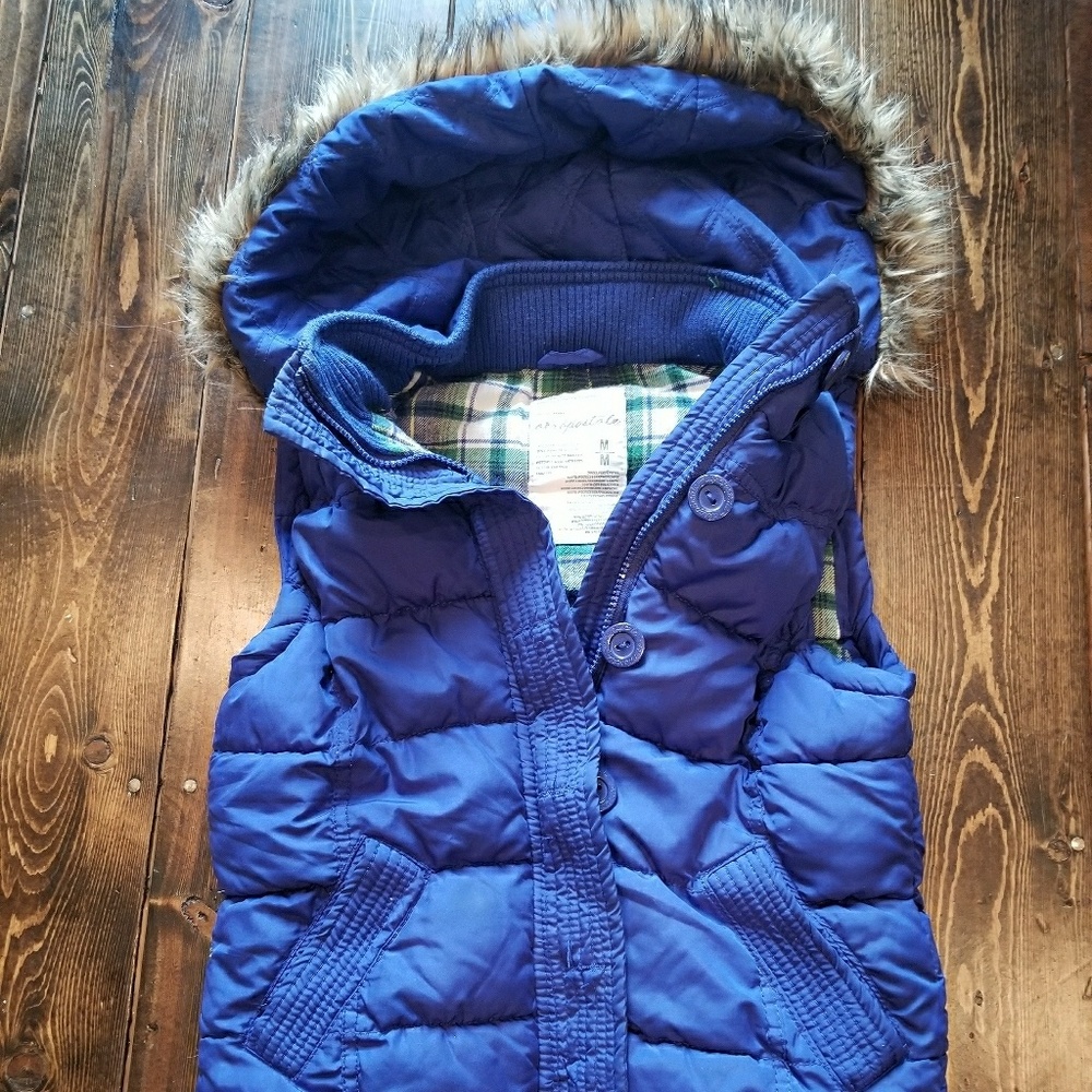 Aeropostale vest with detachable fur hood.